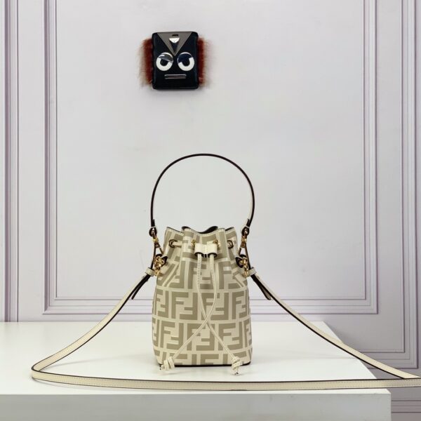 Mon Tresor-White leather minibag