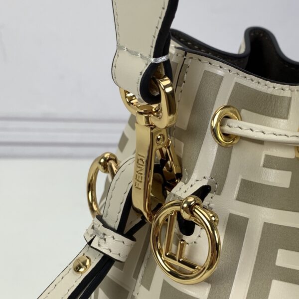 Mon Tresor-White leather minibag