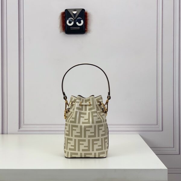 Mon Tresor-White leather minibag