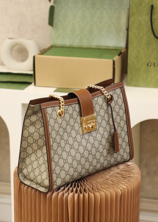 Padlock Medium GG Shoulde Bag #479197