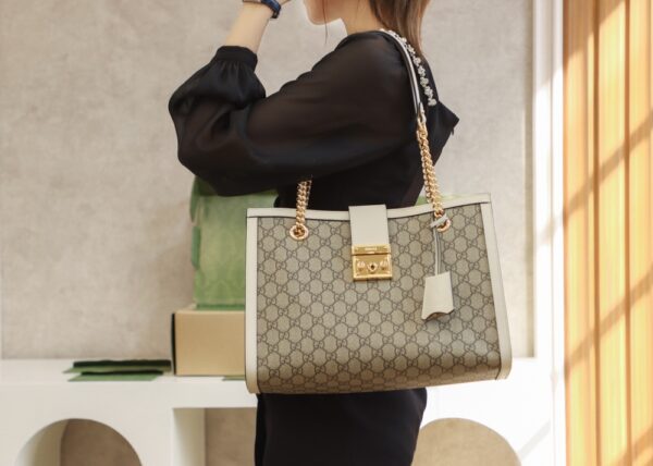 Padlock Medium GG Shoulde Bag #479197