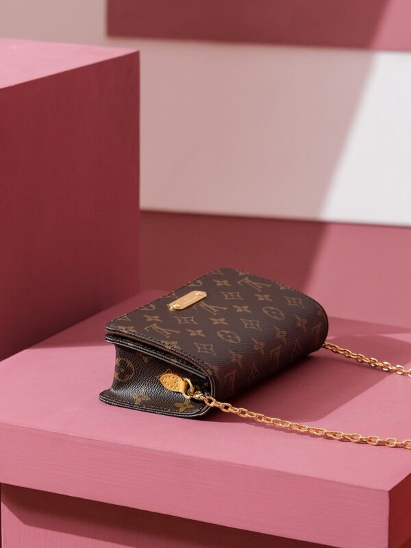 Wallet On Chain Lily #M82509