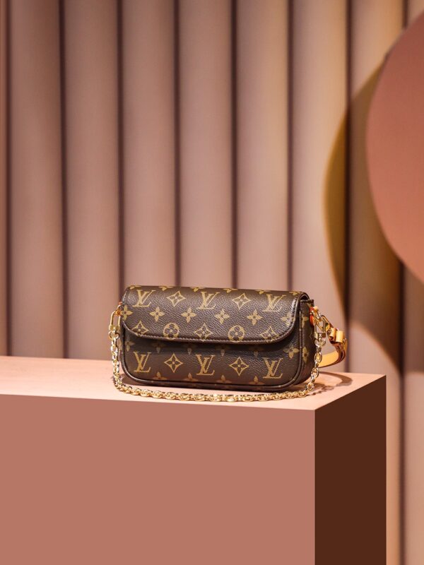 Wallet on Chain Ivy #M81911