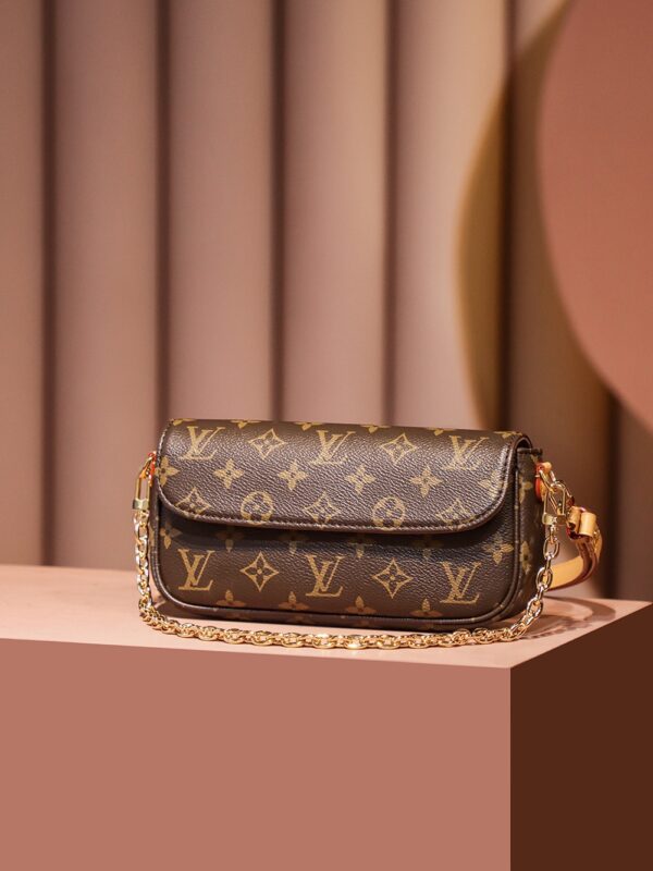 Wallet on Chain Ivy #M81911