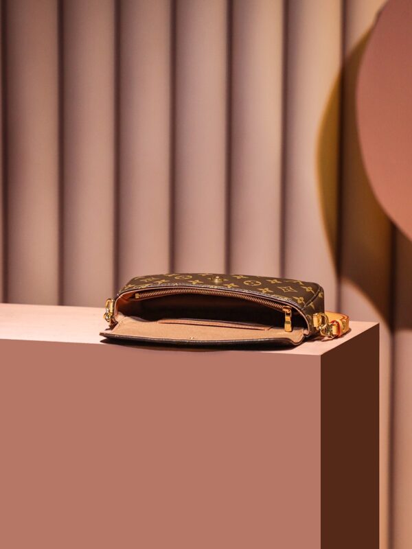 Wallet on Chain Ivy #M81911