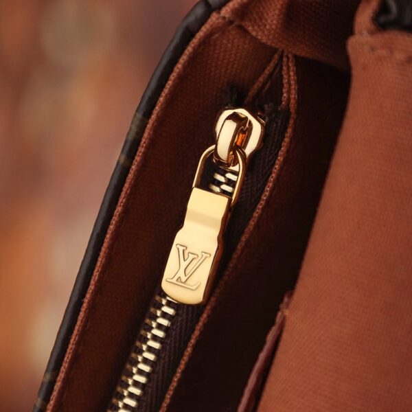 Wallet on Chain Ivy #M81911