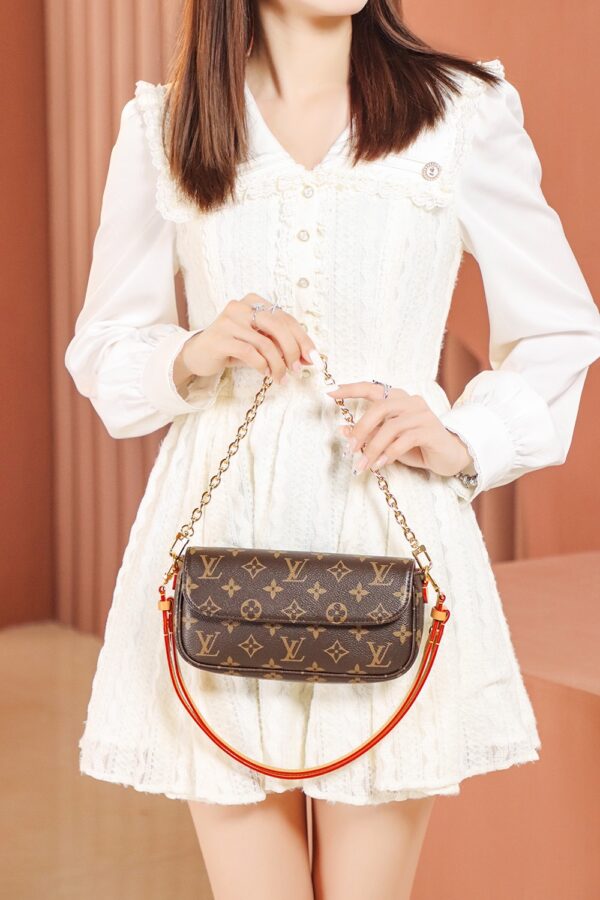 Wallet on Chain Ivy #M81911