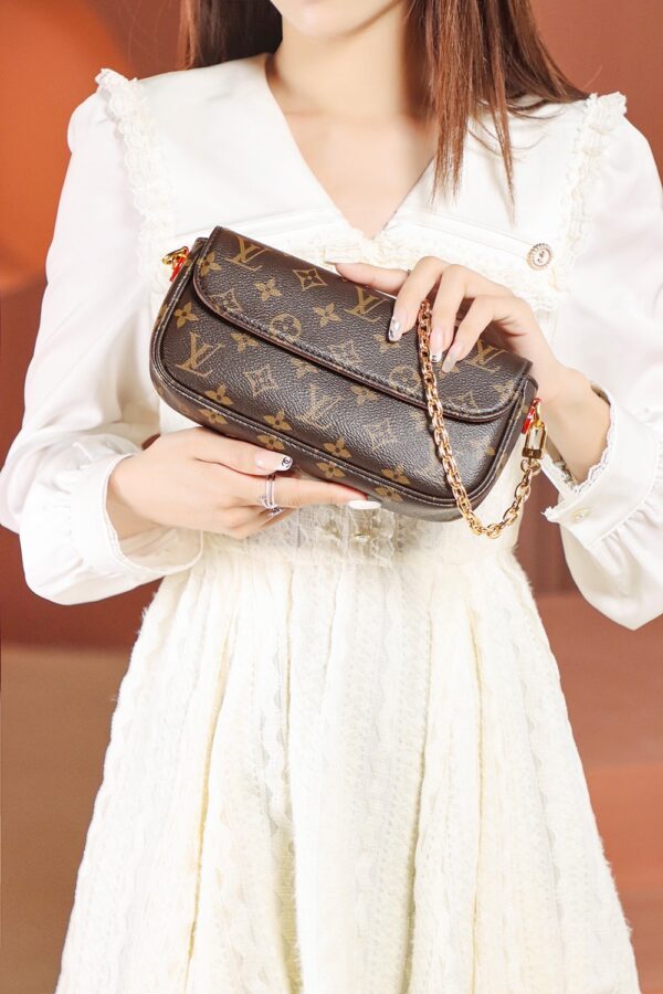 Wallet on Chain Ivy #M81911