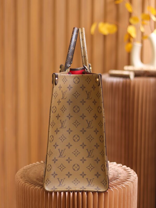 OnTheGo Tote #44576