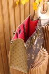 OnTheGo Tote #44576