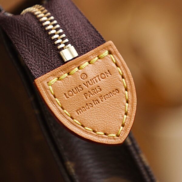 Toiletry Pouch On Chain #M81412