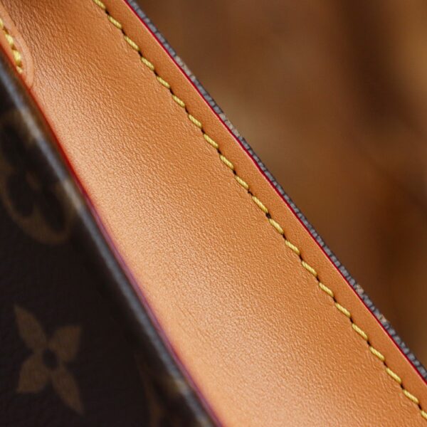 Toiletry Pouch On Chain #M81412
