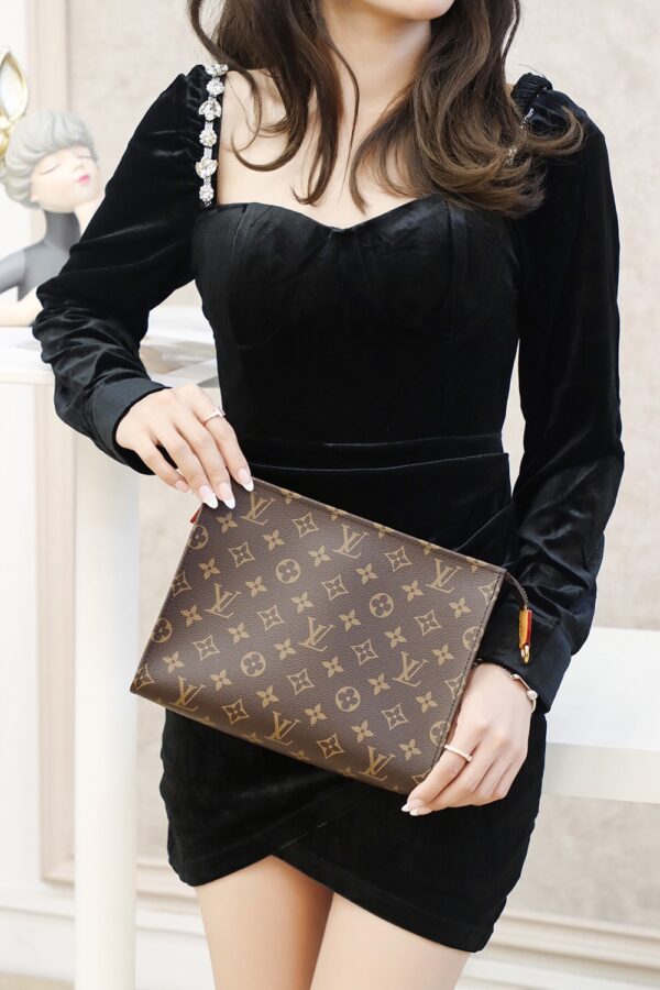 Toiletry Pouch On Chain #M81412