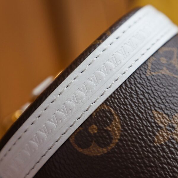 Papillon Trunk #M57835