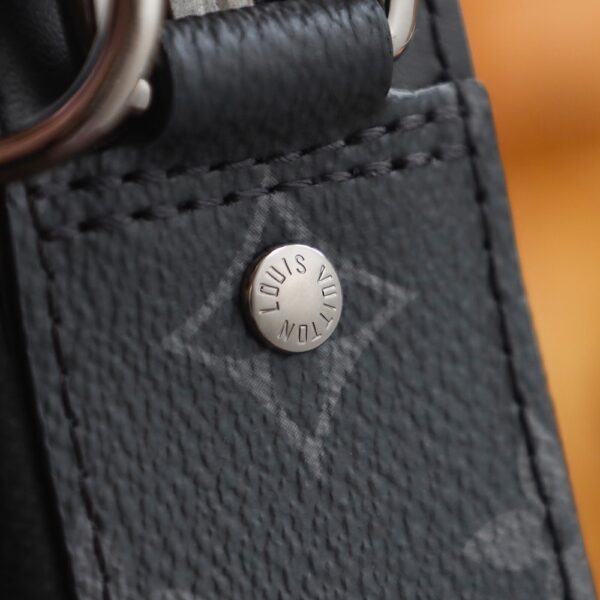 Trio Messenger #M69443