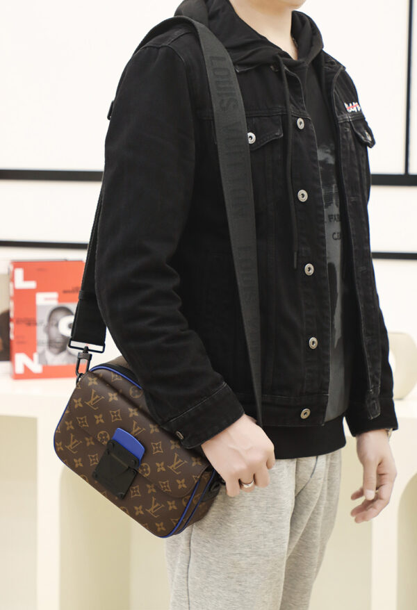 S Lock Messenger  #M45863