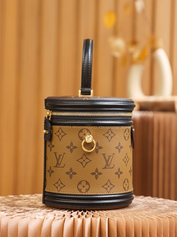 Cannes #M43986