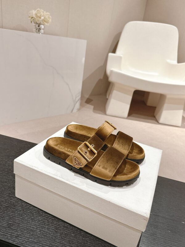 Velvet Slides