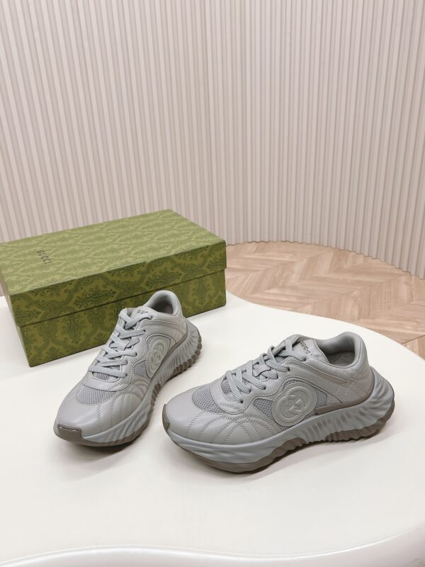 Women's Gucci Ripple Sneaker