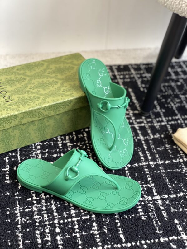 Women's Thong Sandal With Horsebit