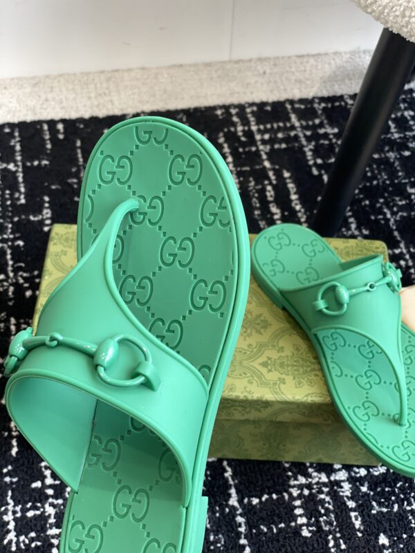 Women's Thong Sandal With Horsebit