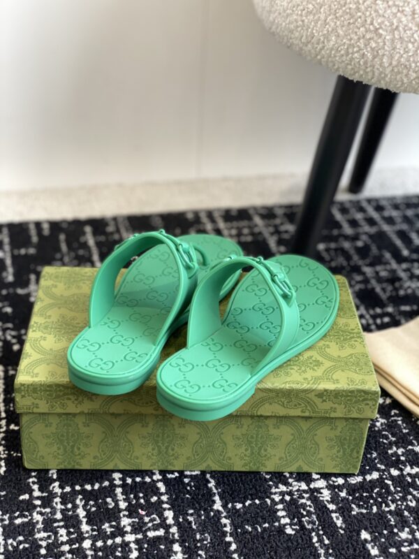Women's Thong Sandal With Horsebit