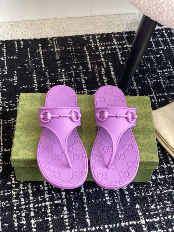 Women's Thong Sandal With Horsebit