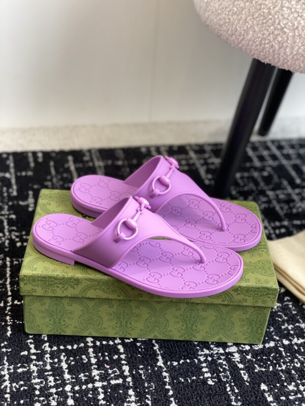 Women's Thong Sandal With Horsebit