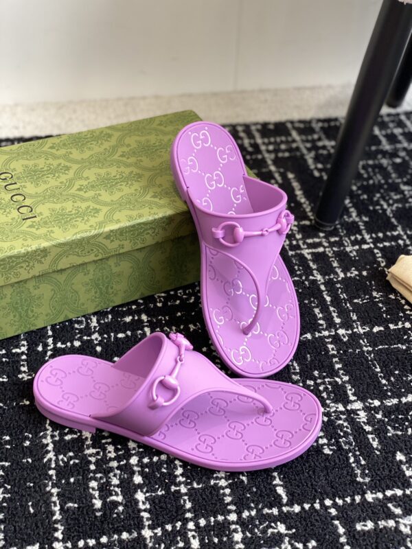 Women's Thong Sandal With Horsebit