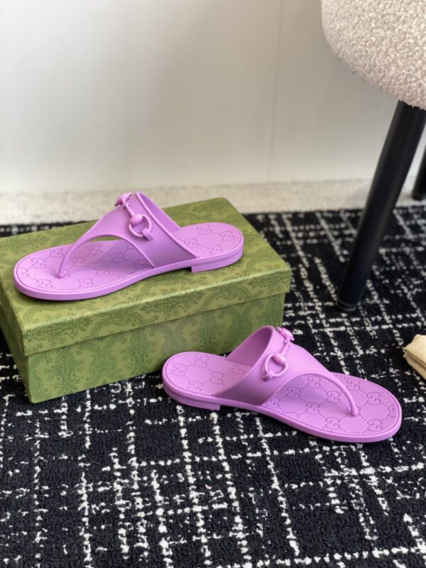 Women's Thong Sandal With Horsebit