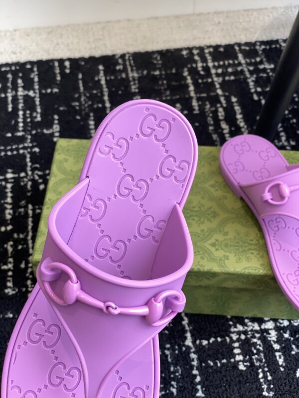 Women's Thong Sandal With Horsebit