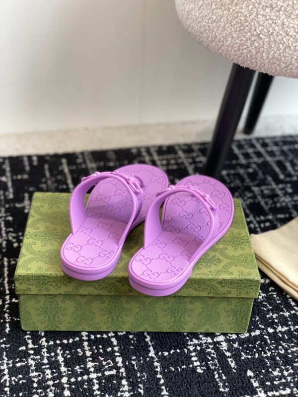Women's Thong Sandal With Horsebit