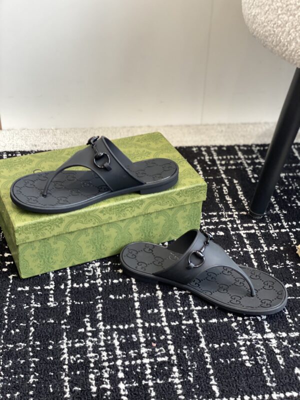 Women's Thong Sandal With Horsebit