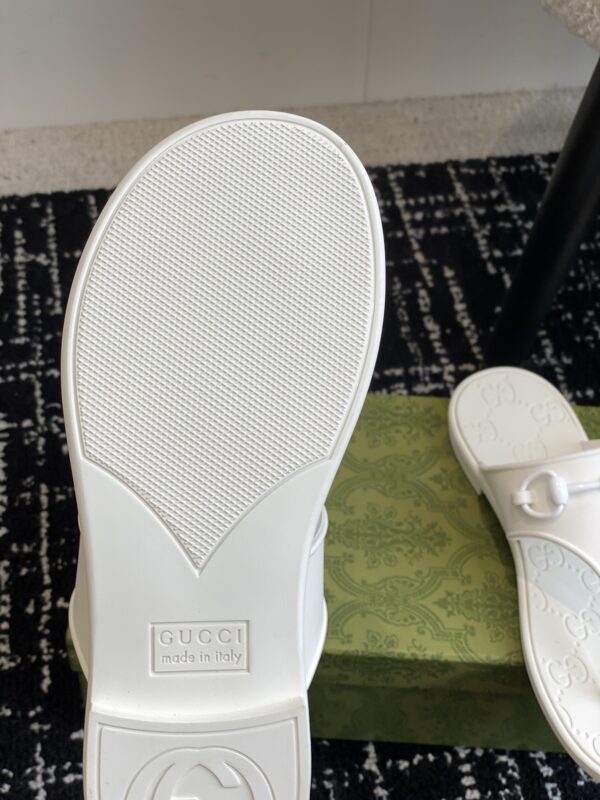 Women's Thong Sandal With Horsebit
