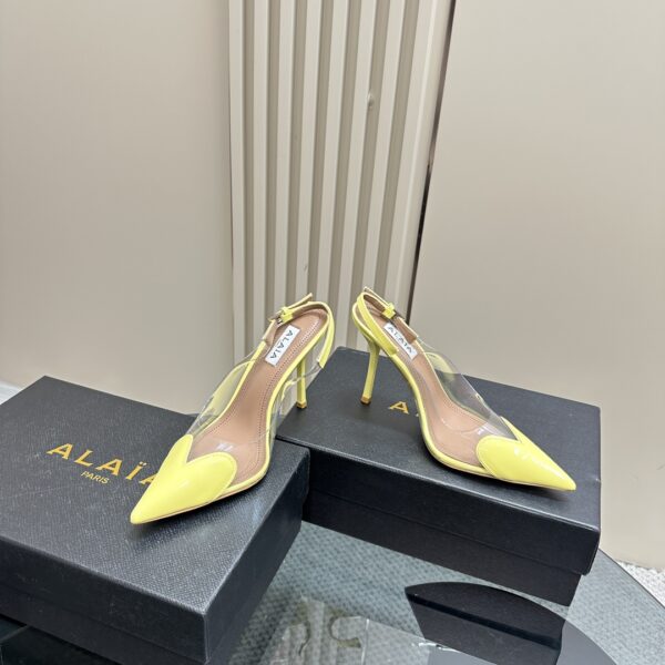 LE CŒUR SLINGBACKS IN PATENT LAMBSKIN