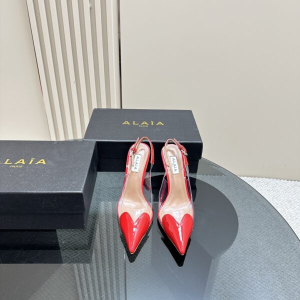 LE CŒUR SLINGBACKS IN PATENT LAMBSKIN