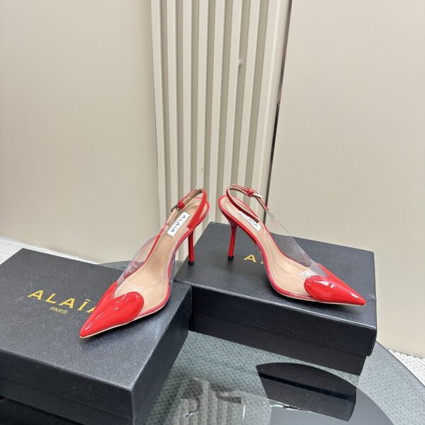 LE CŒUR SLINGBACKS IN PATENT LAMBSKIN