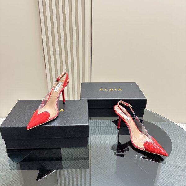 LE CŒUR SLINGBACKS IN PATENT LAMBSKIN