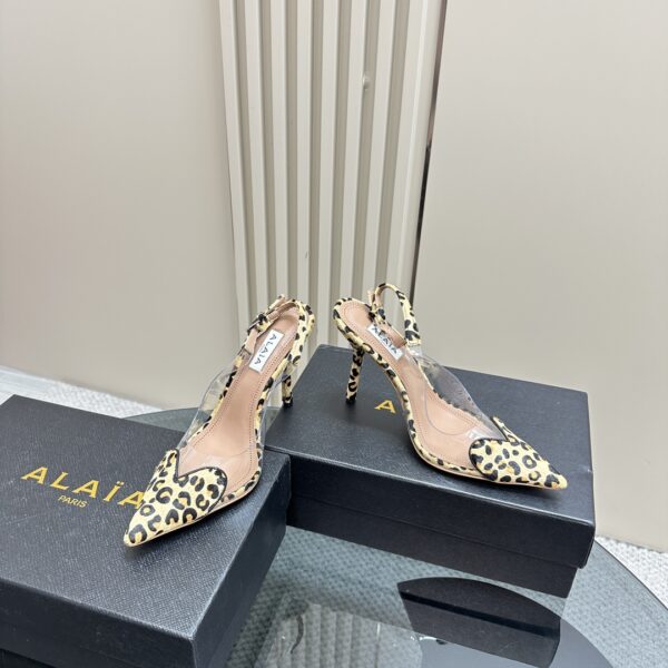 LE CŒUR SLINGBACKS IN PATENT LAMBSKIN