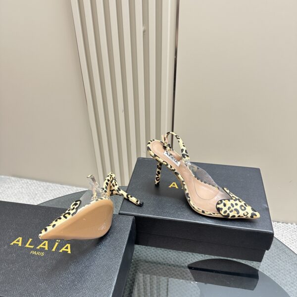 LE CŒUR SLINGBACKS IN PATENT LAMBSKIN