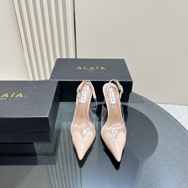 LE CŒUR SLINGBACKS IN PATENT LAMBSKIN