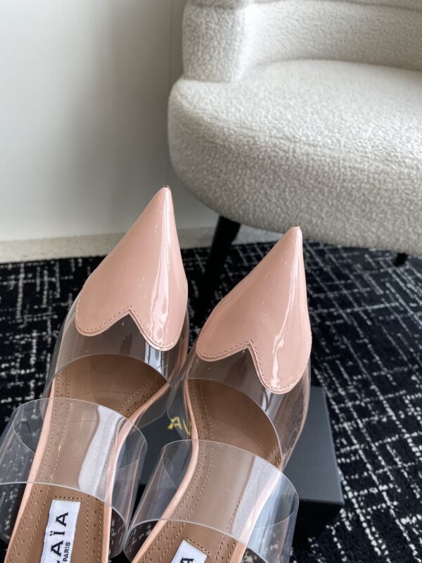LE CŒUR MULES IN PATENT CALFSKIN