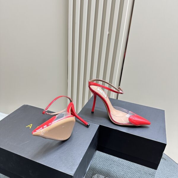 LE CŒUR PUMPS IN PATENT CALFSKIN
