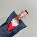 LE CŒUR PUMPS IN PATENT CALFSKIN