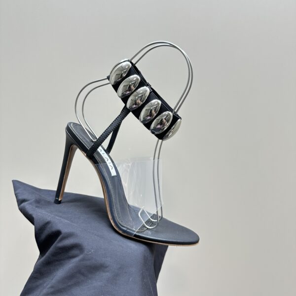 TRIBALE SANDALS IN CALFSKIN