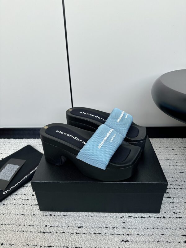 Platform Slide in Nylon