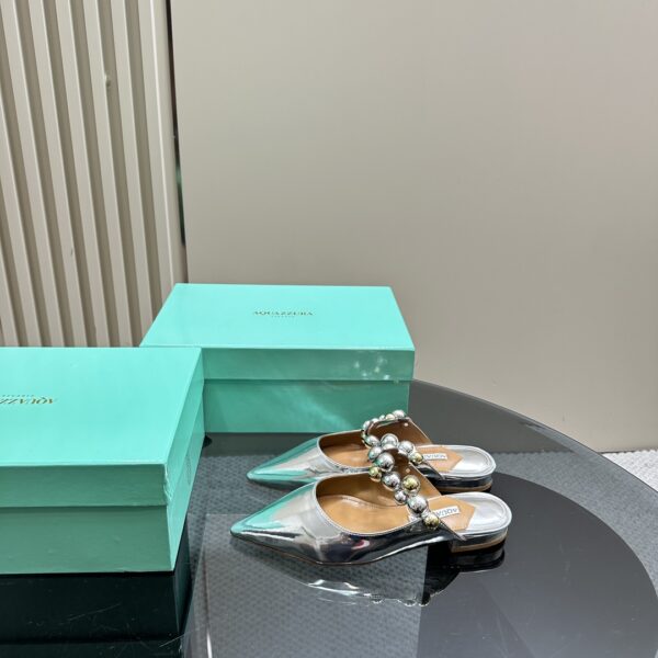 Flat Mules With Pearl