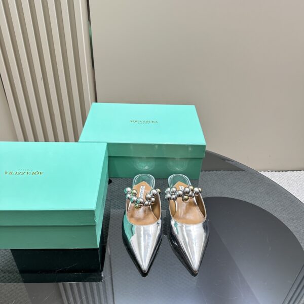 Flat Mules With Pearl