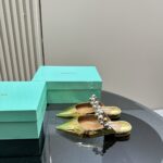 Flat Mules With Pearl