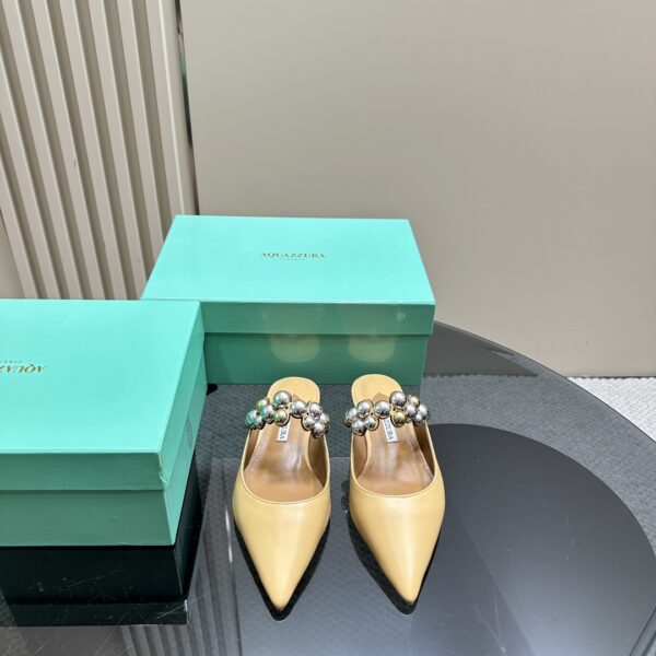 Flat Mules With Pearl